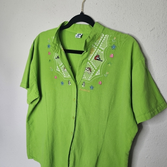 AYME Galapagos Lime Green Embroidered Turtle Blue Foot Boobie Bird Womens Button - Picture 2 of 12